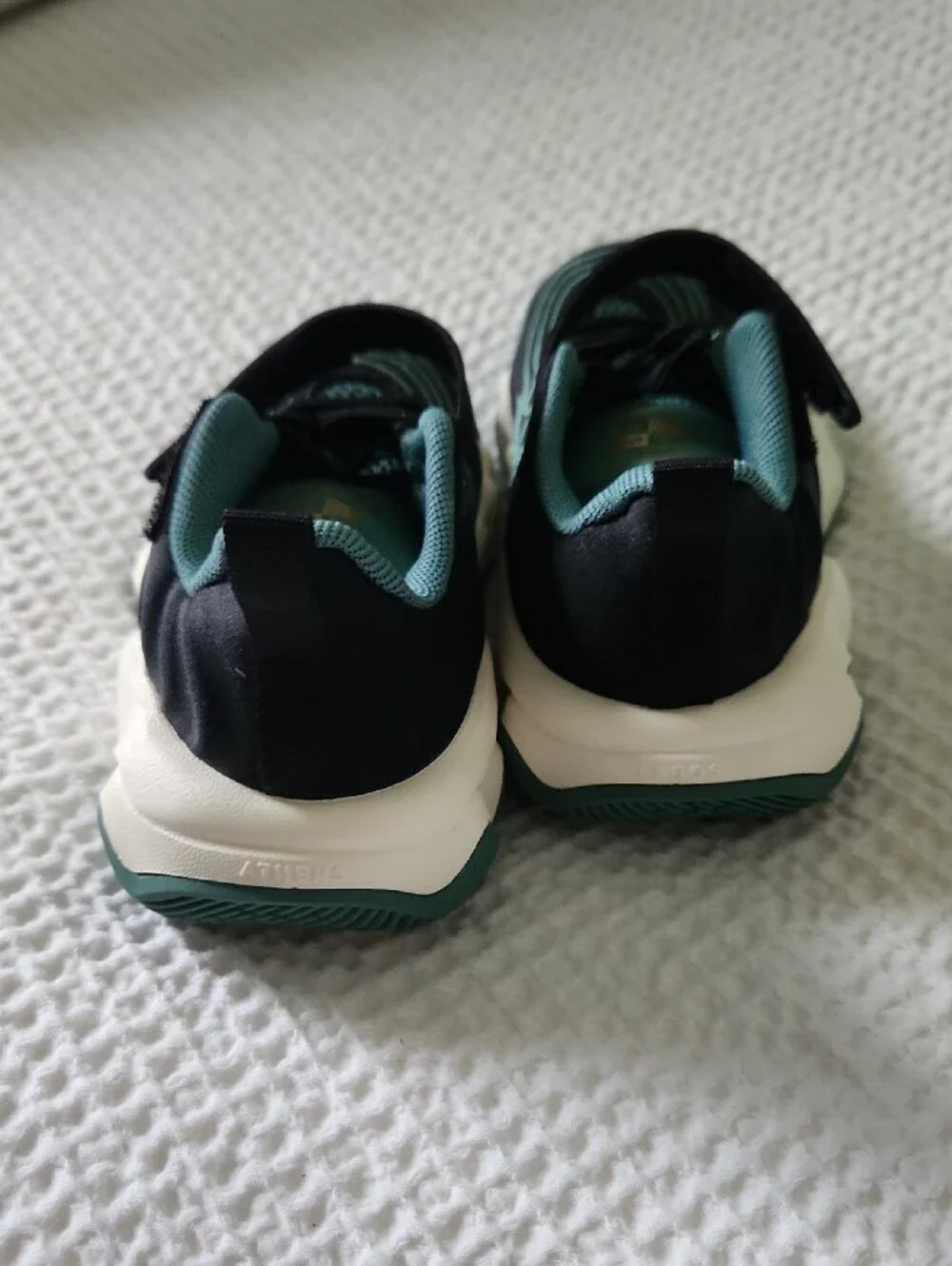 Nike Kids Black & Green Sneakers Giannis Immortality 9C. New With Box